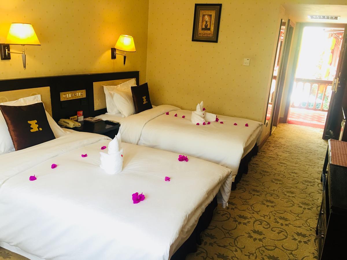 Lijiang Wangfu Hotel Екстер'єр фото
